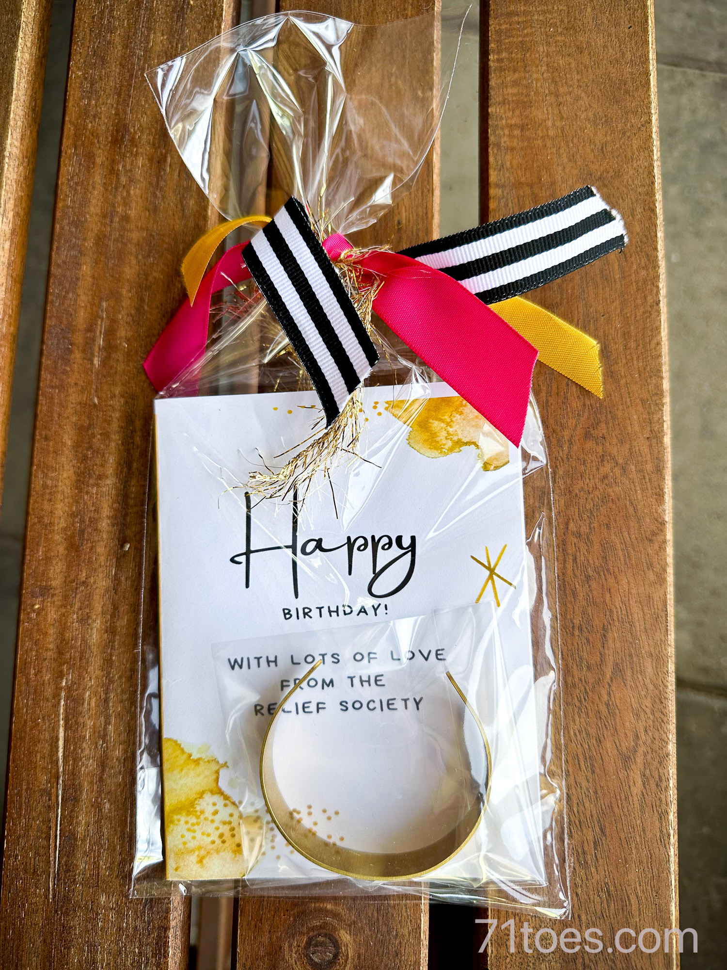 Horseshoe bracelet gift with a card for women