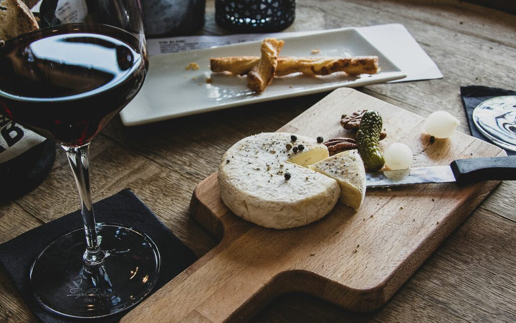 An elegantly wrapped wine gift box, symbolizing the pleasure of gourmet food and drink gifts.