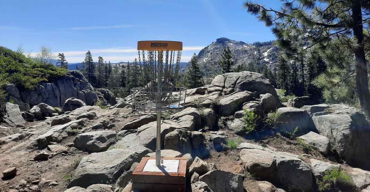 Donner Ski Ranch disc golf course basket