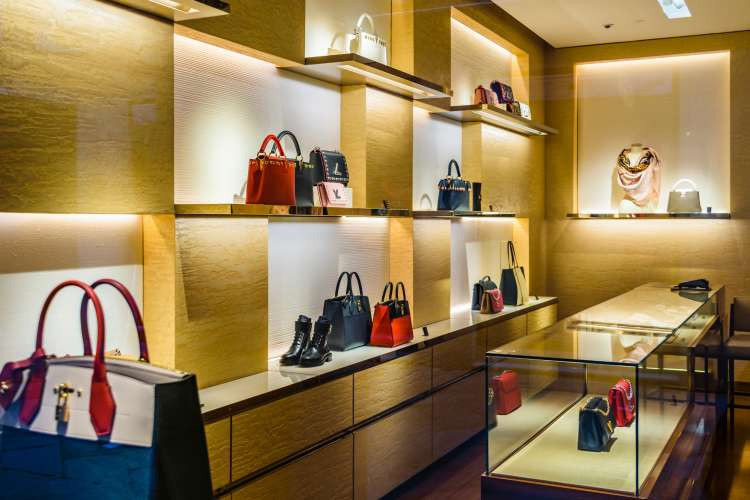 Designer handbag, a luxurious birthday gift idea for wife, an epitome of style and elegance (via Canva)