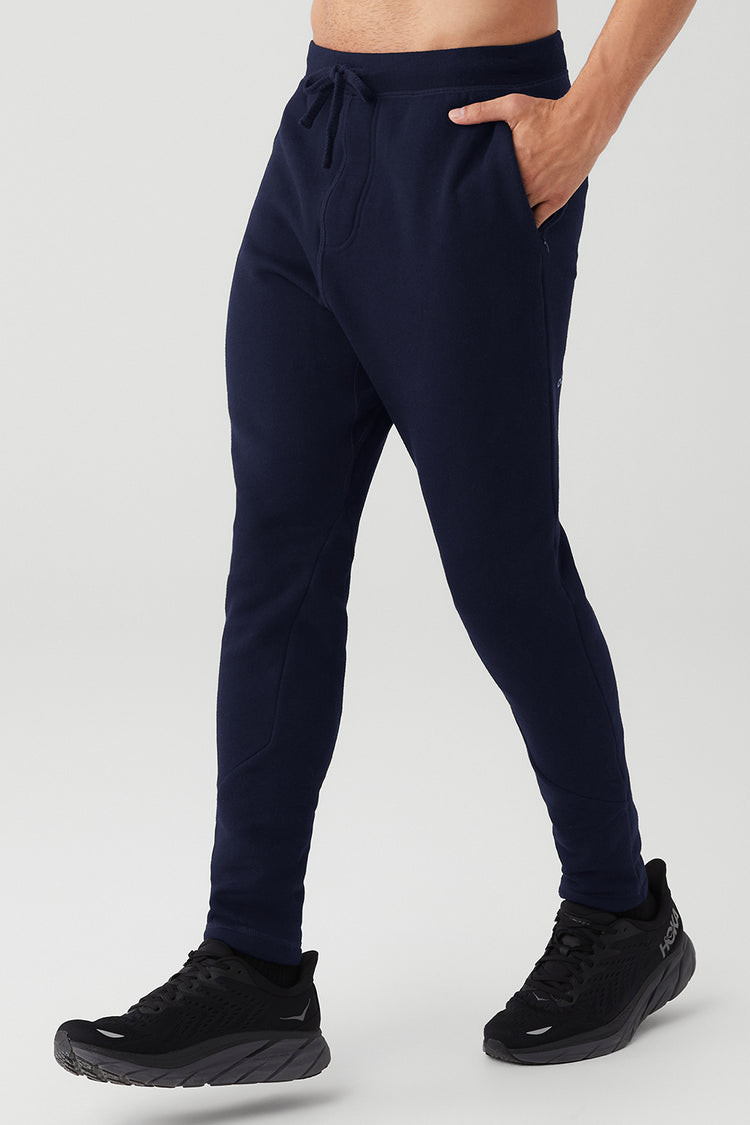 Alo Sweatpants, stylish and comfortable loungewear as a birthday gift for dad