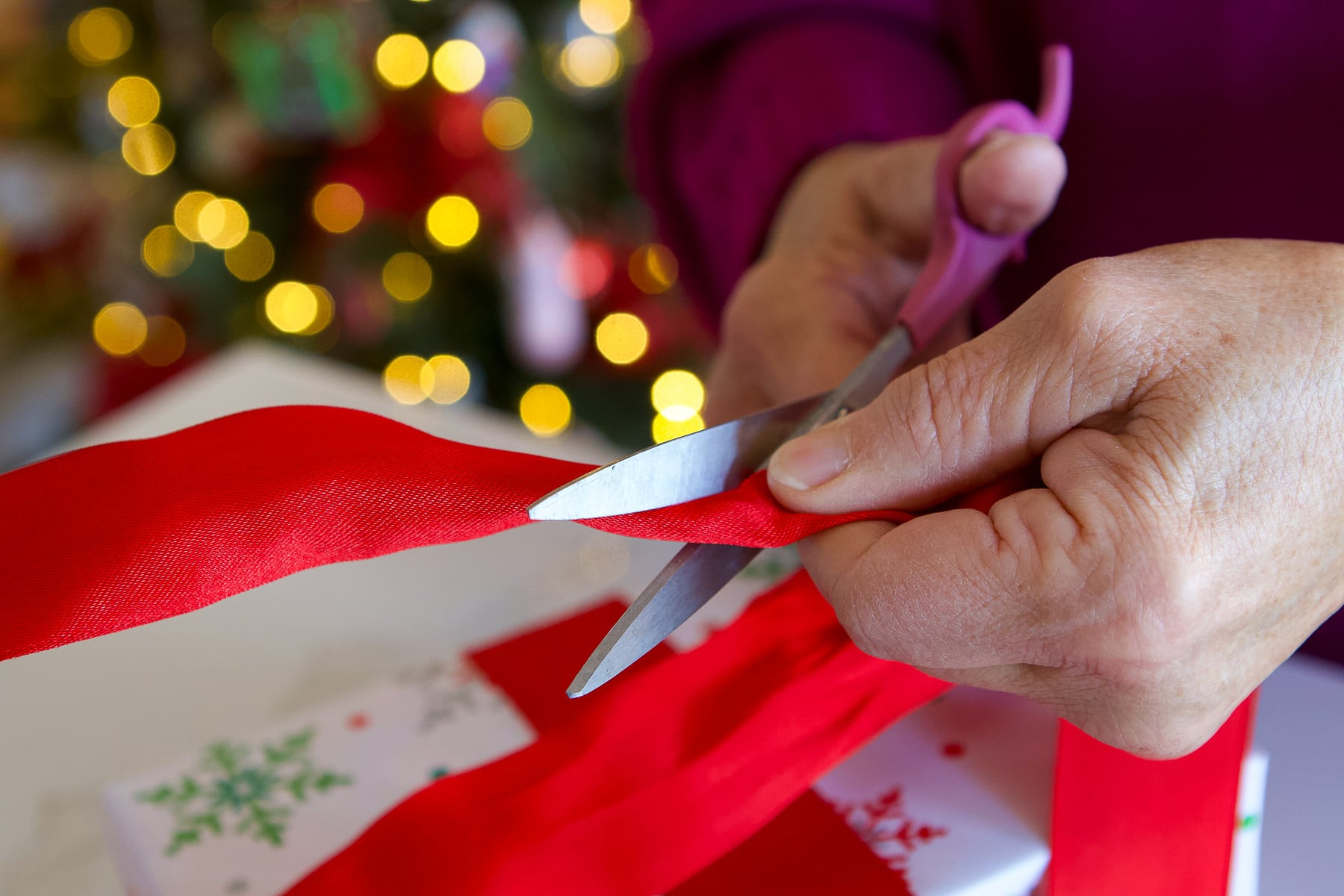 Step 3: Cutting the ribbon at an angle for a cleaner finish