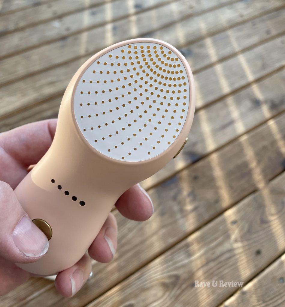 Nebulyft R1C device held in hand