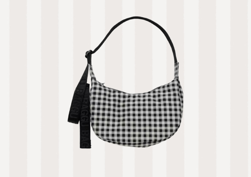 A reusable BAGGU bag in a floral print, a practical and stylish bag for tween girls