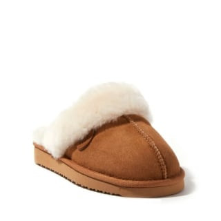 Dearfoams EZ Feet Scuff Slippers in cream color